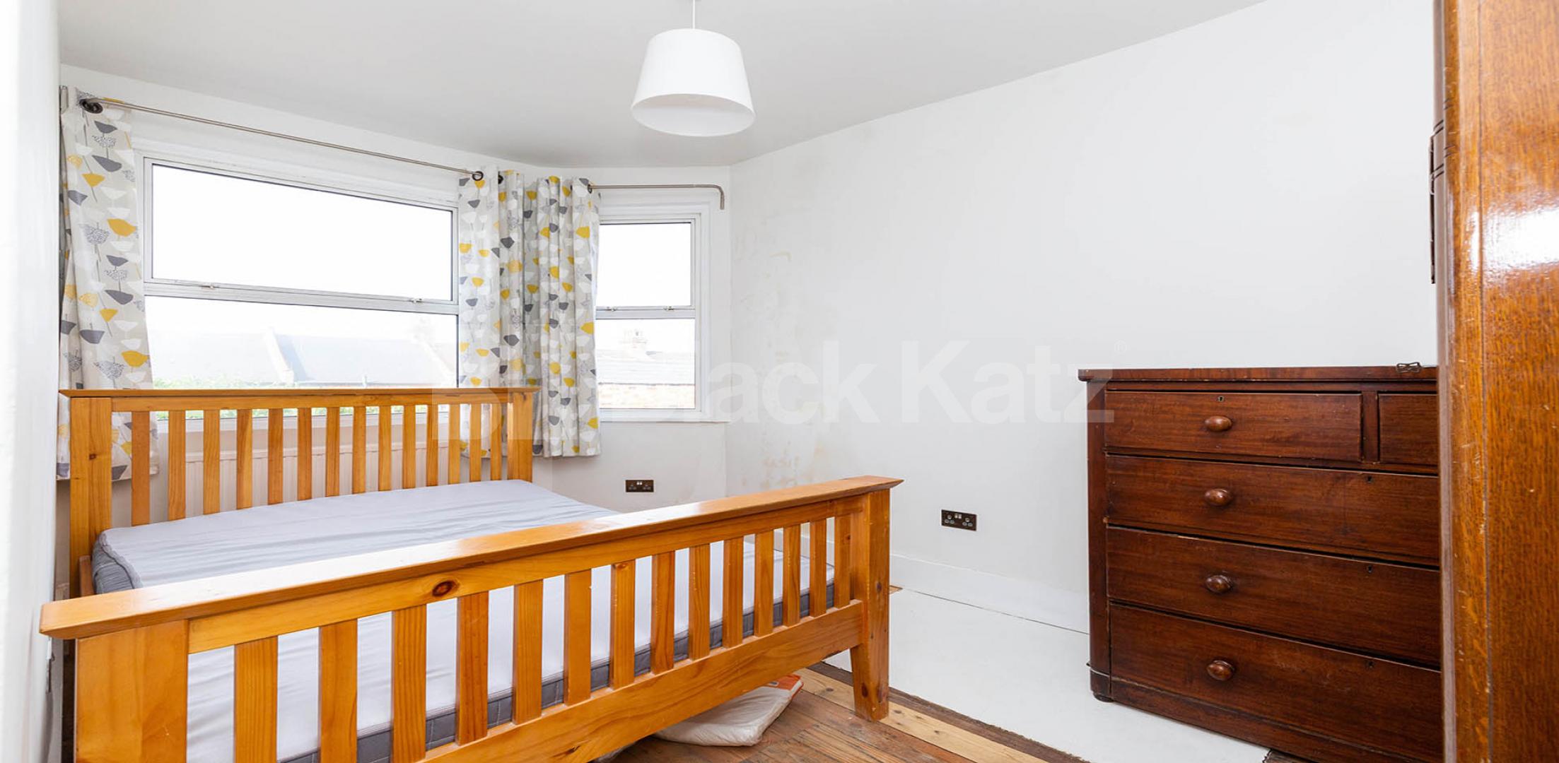 			3 Bedroom, 2 bath, 1 reception Apartment			 Ballards Lane, FINCHLEY CENTRAL N3